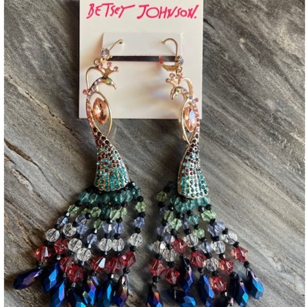 NIB Betsey Johnson Shake It Off Gold Chandelier Peacock Earrings